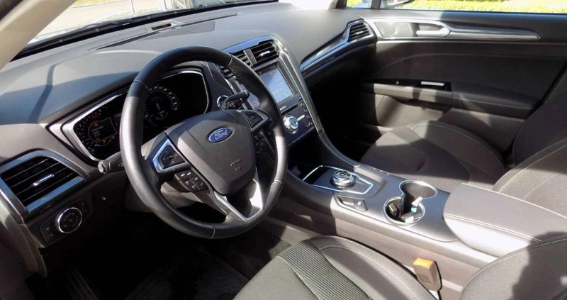 Ford Mondeo cena 104900 przebieg: 48500, rok produkcji 2019 z Szczecin małe 742